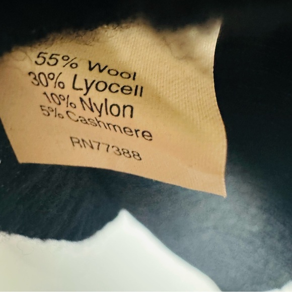 J. Crew Factory Women's Black V-Neck Wool Cashmere Sweater Size Medium - Picture 7 of 8